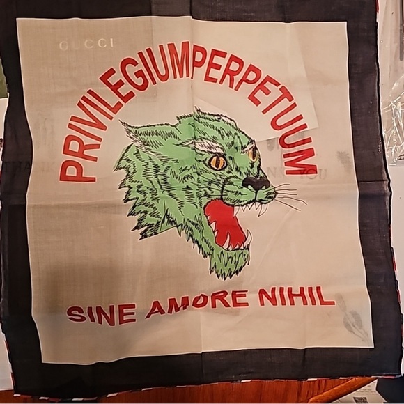 GUCCI Small Scarf - Picture 6 of 6